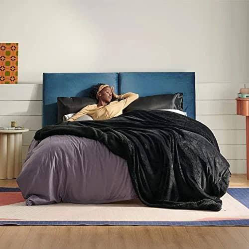 Bedsure Sherpa Fleece Queen Size Blankets for Bed - Thick and Warm Blanket for Winter, Soft and Fuzzy Fall Blanket Queen Size, Black, 90x90 Inches