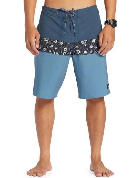 Quiksilver - Mens Surfsilk Panel 20" Board Shorts - Size 40