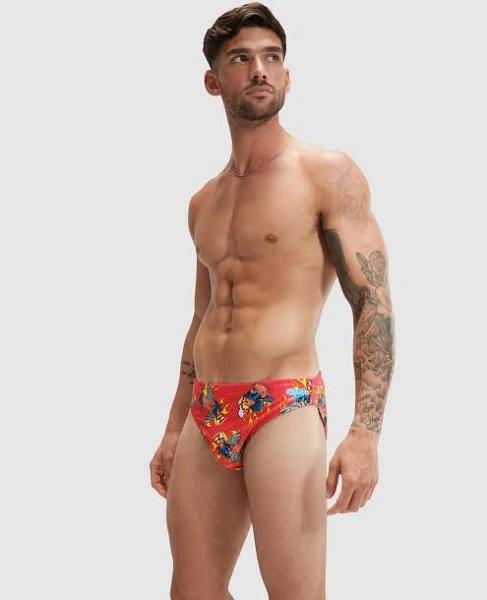 Speedo Mens Escape Briefs Flaming Galah Pink AU 14 / GB 34