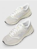 New Balance Unisex 997R Moonbeam/Sea Salt - Size 8