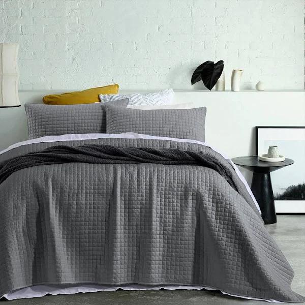 Accessorize Charcoal Zane Coverlet Set - Queen/King