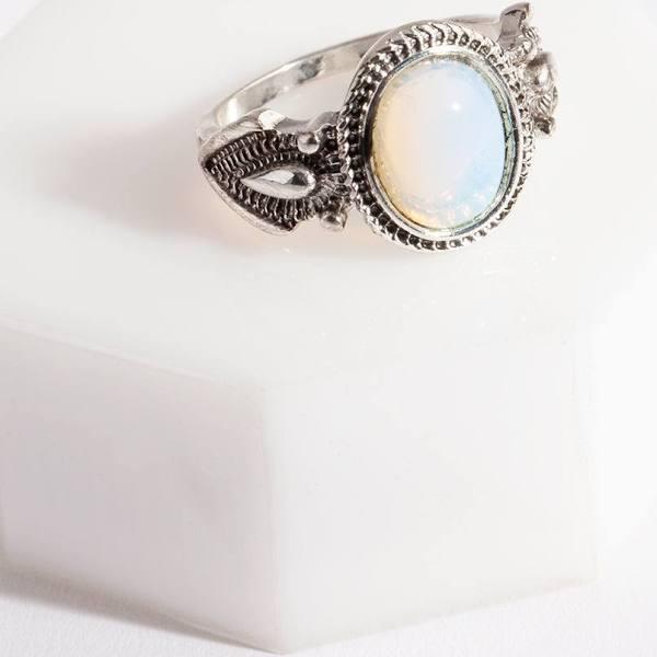 Lovisa Antique Silver Oval Moonstone Ring