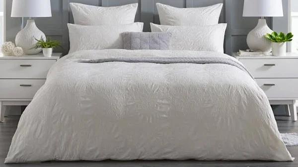 L'Avenue Luxury Henrietta White Quilt Cover Set - Super King