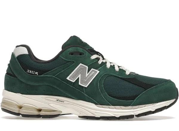 New Balance Green 2002R Sneakers