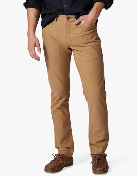 Rodd & Gunn Motion 2 Straight Jean Short Leg in Camel 33