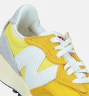 New Balance 327 Trainers Yellow EU 42 1/2 Man U327W-WRE-D-425