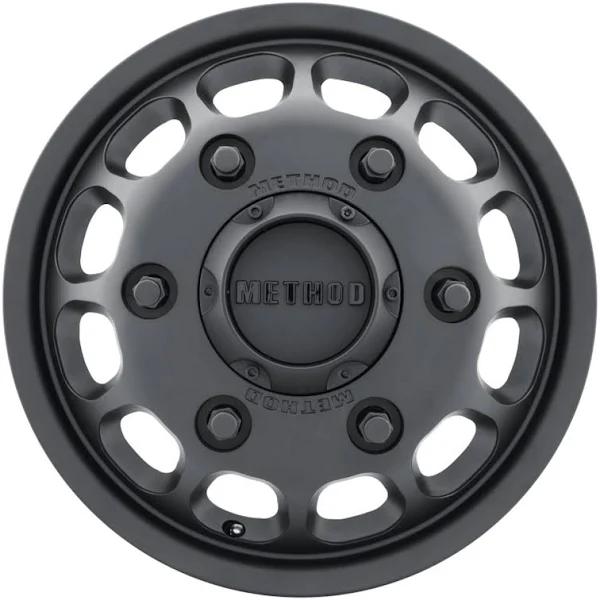 Method MR901 - Front 16x5.5 +117mm Offset 6x205 161.04mm CB Matte Black Wheel (MR901655925117)