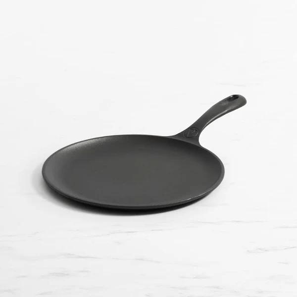 Victoria Seasoned Cast Iron Round Griddle Pan 26cm