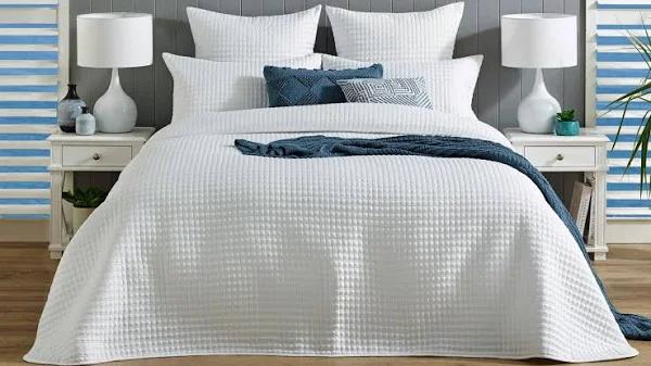 L'Avenue Sasha White Quilted Coverlet Set - Single/Double