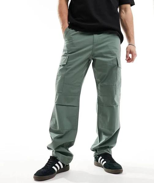 Carhartt WIP Regular Cargo Pants in Green