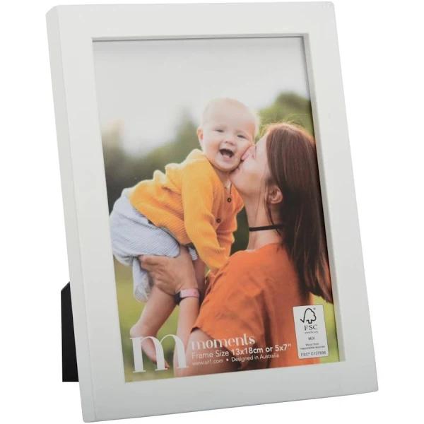 UR1 FSC Mix Moments 5x7-inch Photo Frame - White