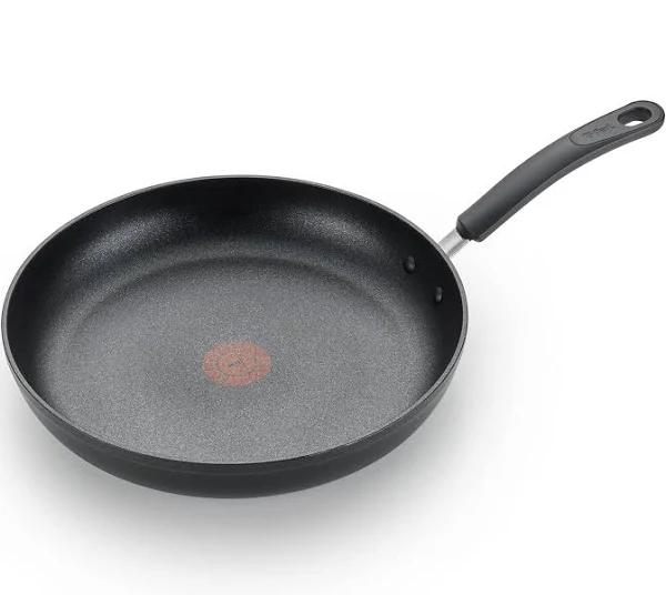 T-Fal C5610564 Titanium Advanced Nonstick Thermo-Spot Heat Indicator Dishwasher Safe Cookware Fry Pan, 27cm , Black