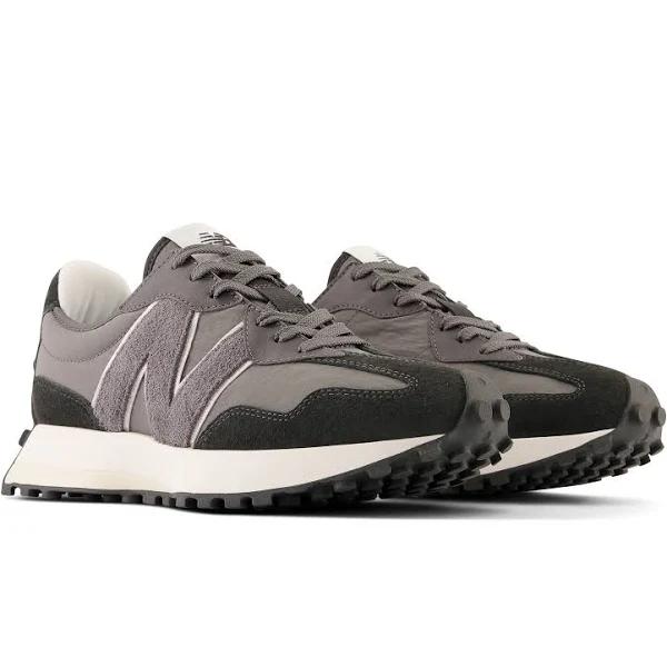 New Balance 327 Sneakers in White and Grey - Exclusive to ASOS