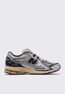 New Balance Unisex 1906R Sea Salt/Silver Metallic/Black - Size 11