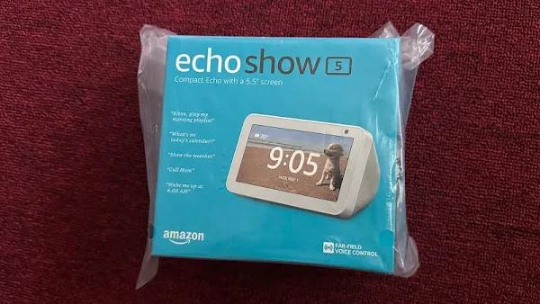 Echo Show 5 – Compact 5.5" Smart Display With Alexa - Sandstone White