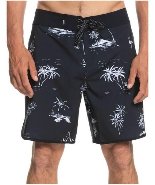 Quiksilver Surfsilk Scallop 18" Boardshort in Tarmac Black 36