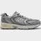 New Balance - Unisex 530 Sneakers in Grey