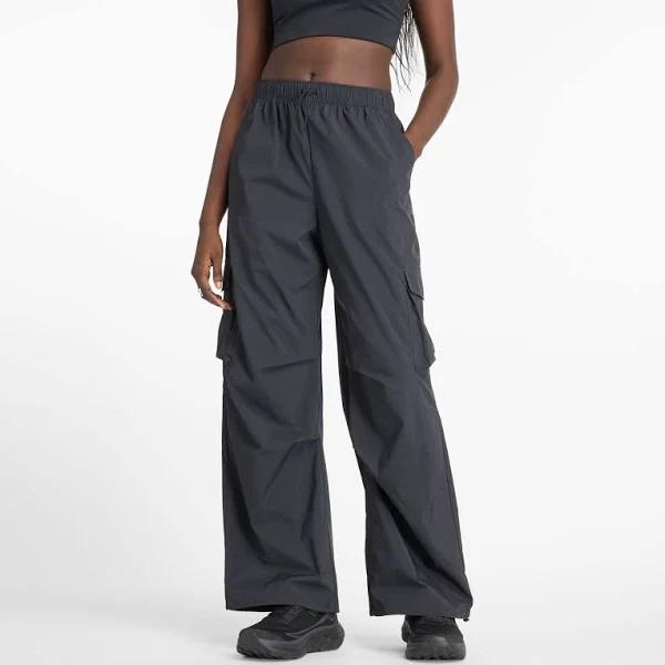 New Balance Women's Nylon Cargo Pant Black - Size M