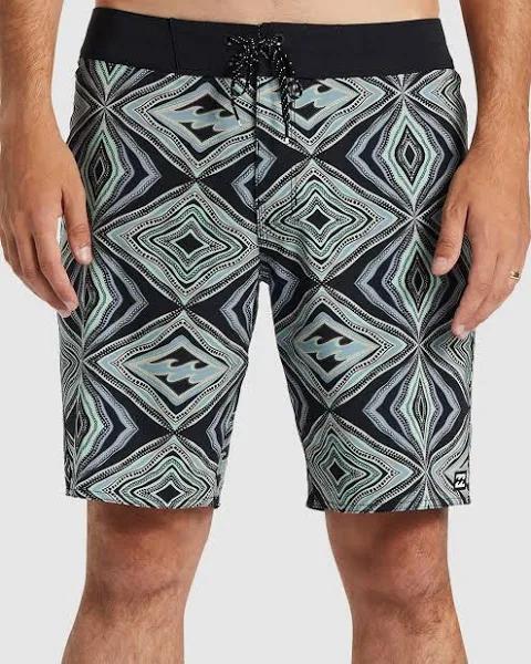 Sundays Pro Performance Boardshorts 19" Purple Haze / 32