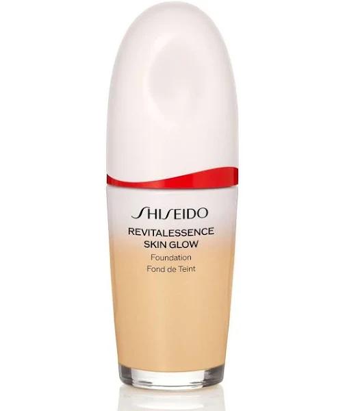 Shiseido - Revitalessence Skin Glow Foundation - 210 - 30ml