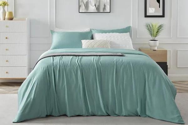 Ovela 100% Natural Bamboo Quilt Cover Set (Sage, Queen)