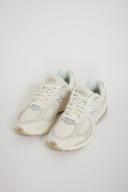 New Balance Unisex 2002R Linen Fog/Sea Salt/Timberwolf - Size 5