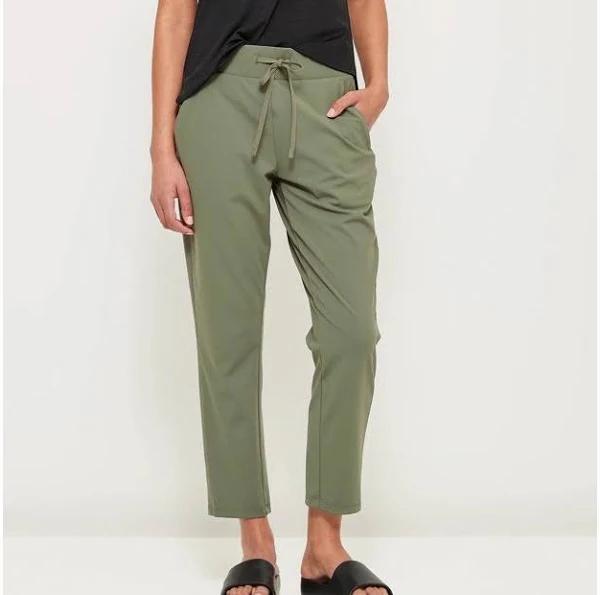 Active 7/8 Length Relaxed Travel Pants