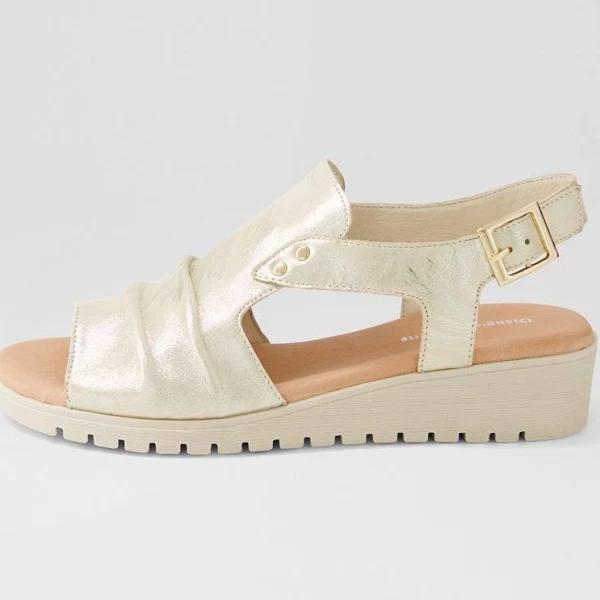 Django & Juliette Madis Pale Gold almond Scratch Leather Sandals Pale Gold almond Sole Womens Flat Sandals Summer Sandals