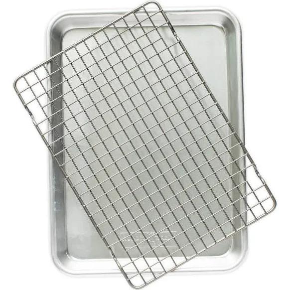 Nordic Ware Naturals Quarter Sheet With Oven-Safe Nonstick Grid