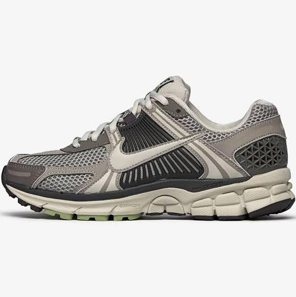 Nike Zoom Vomero 5 Cobblestone Sneaker