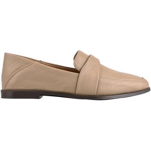 Hush Puppies Zen Flat Shoe in Brown 8