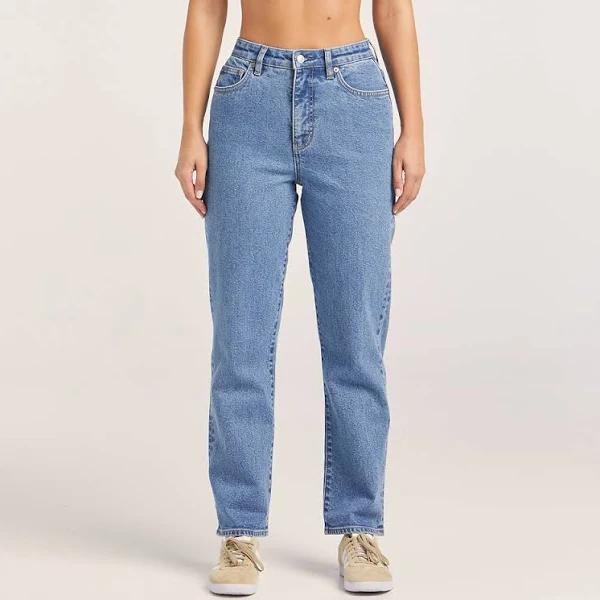 Hi Straight Curve Jean