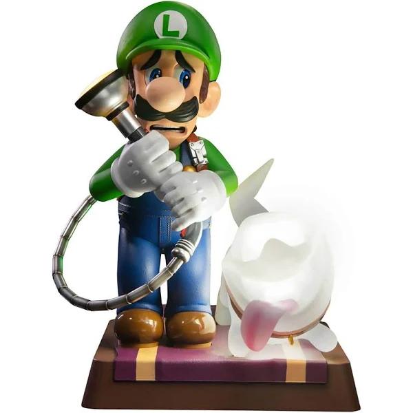 Luigi's Mansion 3 - Luigi 9" PVC Statue Collector's Edition