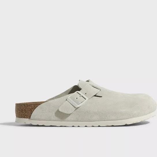 Birkenstock Boston clogs in antique White suede