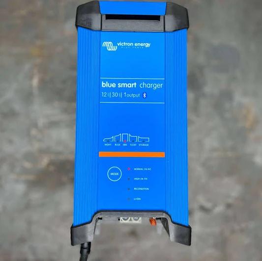 Victron Blue Smart IP22 12VDC 30A 1 Bank 120V Charger - Dry Mount