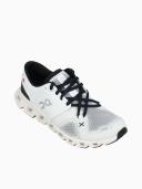 on Running Women's Cloud x 3 White/Black