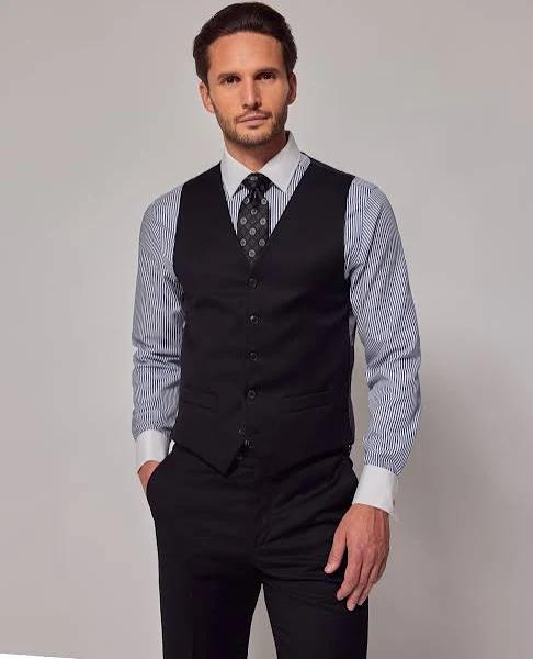 Hawes & Curtis Men's Tailored Fit Waistcoat in Black