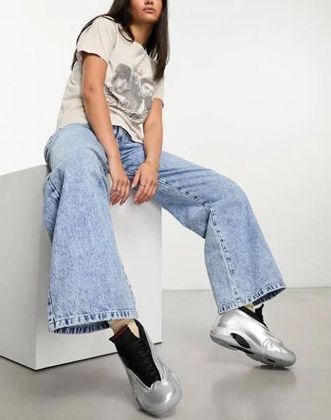 Cotton On Relaxed Wide Leg Jeans in Washed Blue Denim