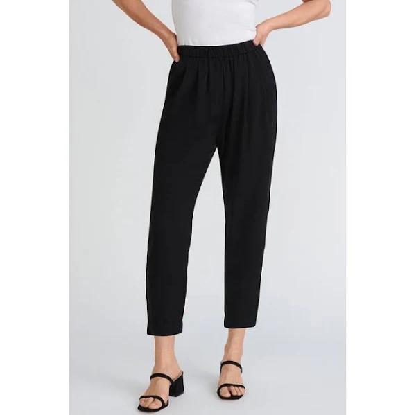 Capture Tapered Leg Pant - Size 8 - Womens - Black