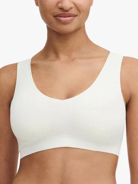 Chantelle SoftStretch Padded V-Neck Bralette 16A11Y Ivory / M/L