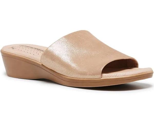 Hush Puppies Womens Coco Slip On Leather Champagne Sandals