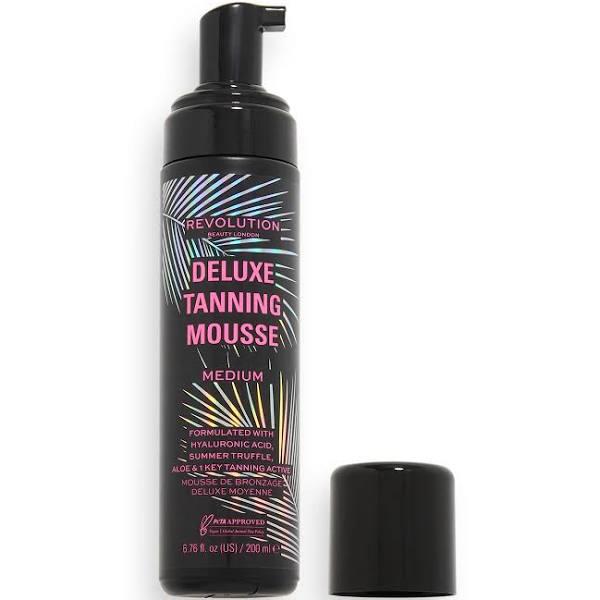 Makeup Revolution Deluxe Tanning Mousse - Light/Medium