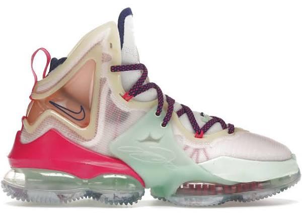 Nike LeBron 19 Valentine's Day Love Letter