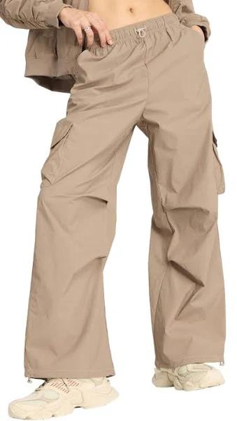 New Balance Women's Nylon Cargo Pant Light Mushroom - Size M