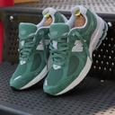 New Balance 2002R Jade Green - Size 8 - Jade