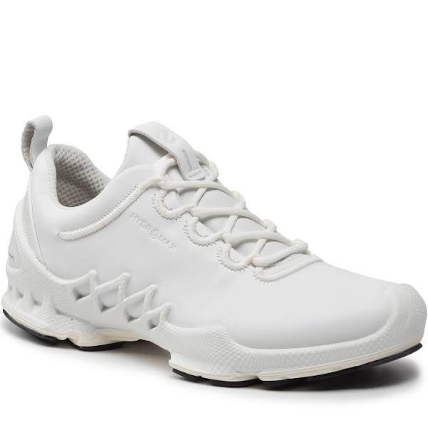 ECCO BIOM AEX Low Outdoor Shoes in White 39