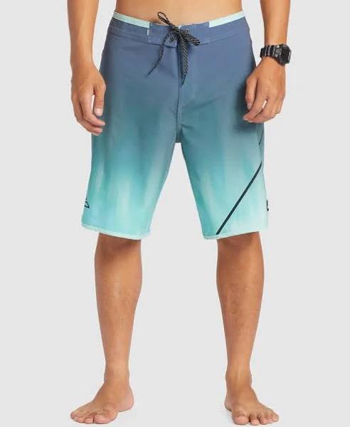 Quiksilver - Mens Surfsilk New Wave 20" Boardshorts - Blue Radiance - Size 30