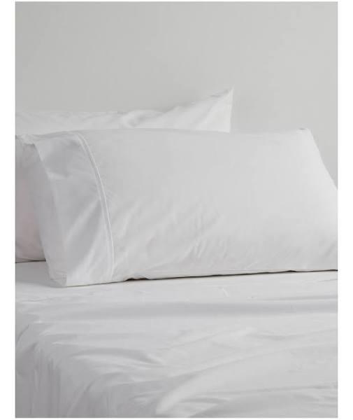 Logan & Mason 300TC Cotton Percale Sheet Set (White) - Queen