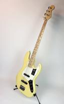 Fender Player Jazz Bass (Maple Fingerboard, Buttercream)