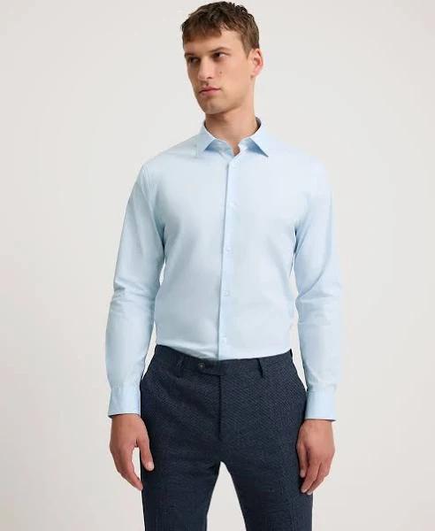 Country Road Men's Tailored Fit Poplin Stretch Shirt Pale Blue in Size Large